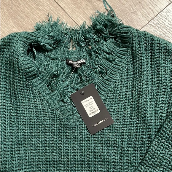 Fashion Nova Green V-Neck Distressed Sweater - Picture 2 of 3